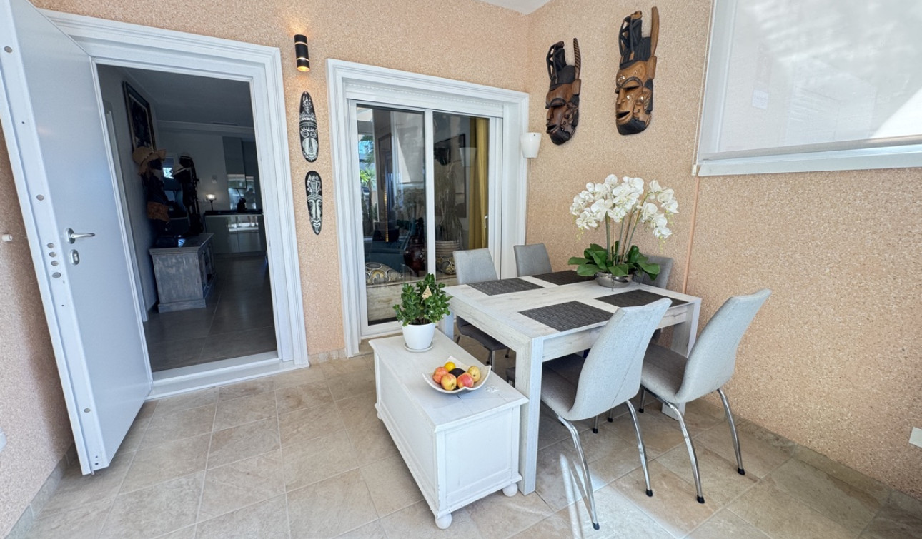 Resale - Apartment / Flat - Villamartín