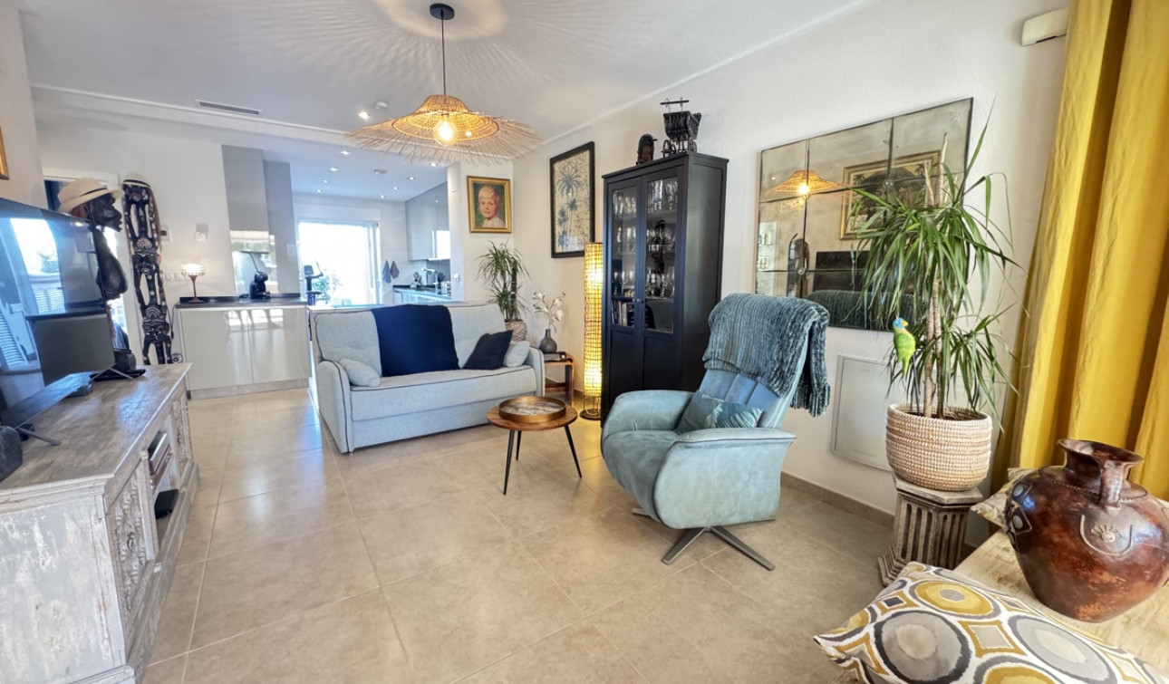 Resale - Apartment / Flat - Villamartín