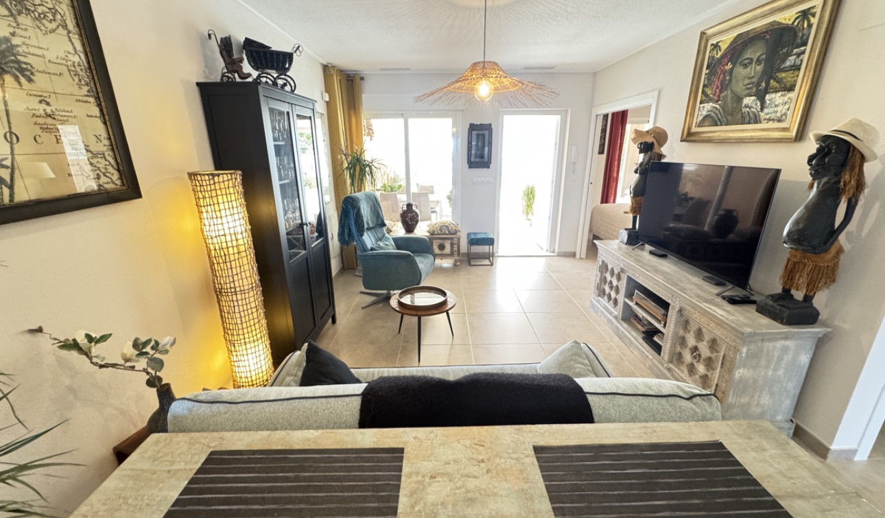 Resale - Apartment / Flat - Villamartín