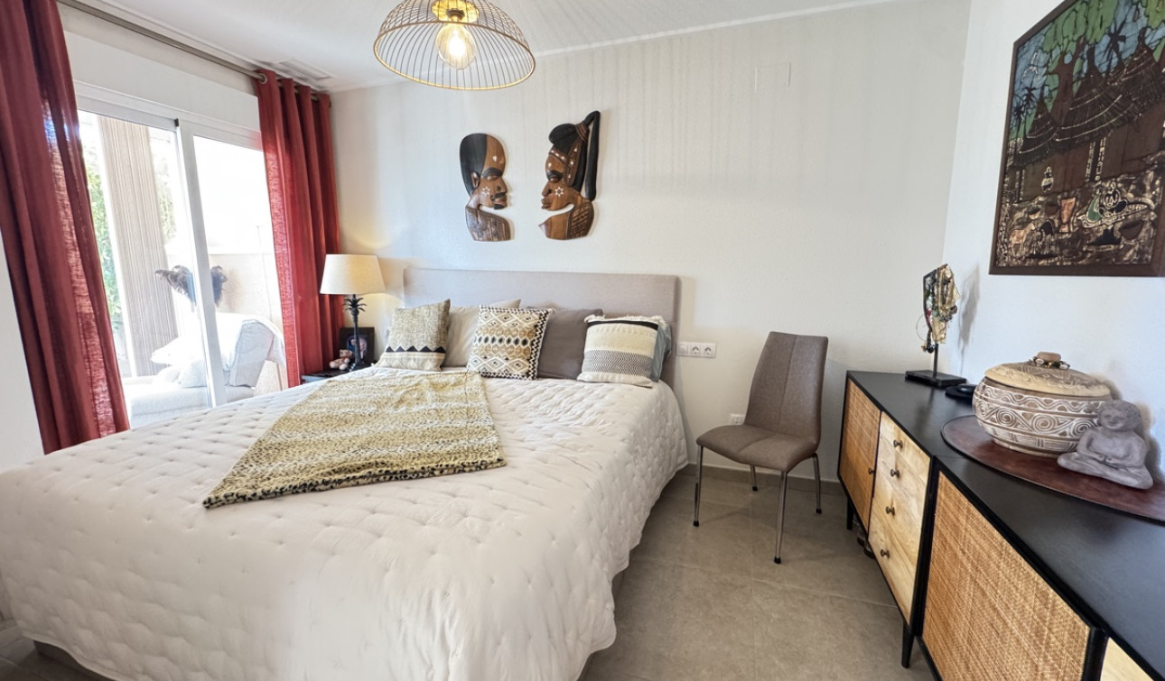 Resale - Apartment / Flat - Villamartín