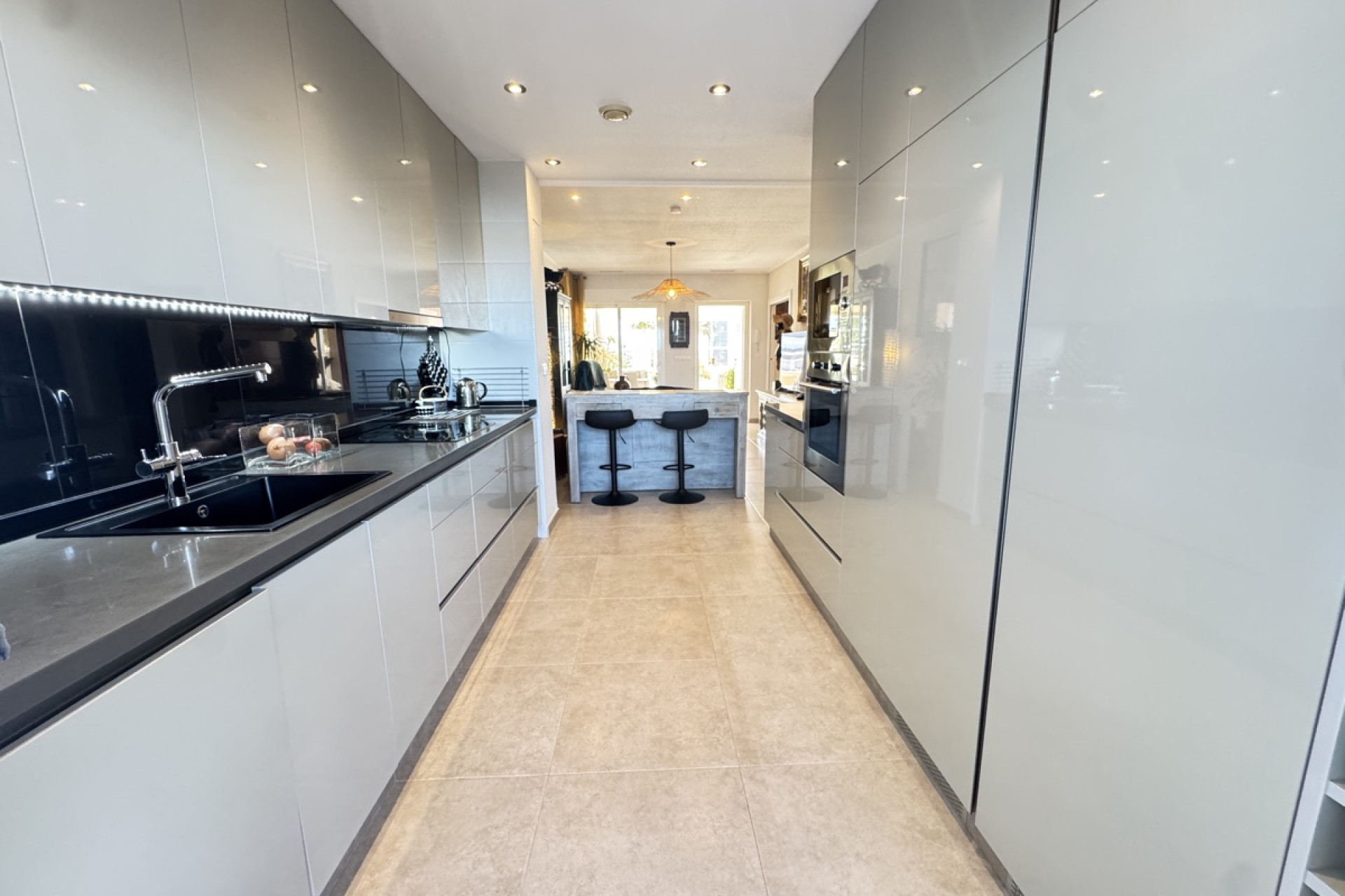 Resale - Apartment / Flat - Villamartín