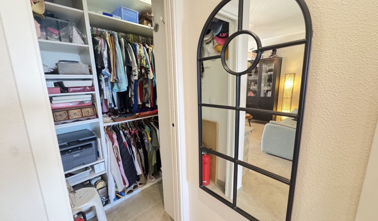 Resale - Apartment / Flat - Villamartín