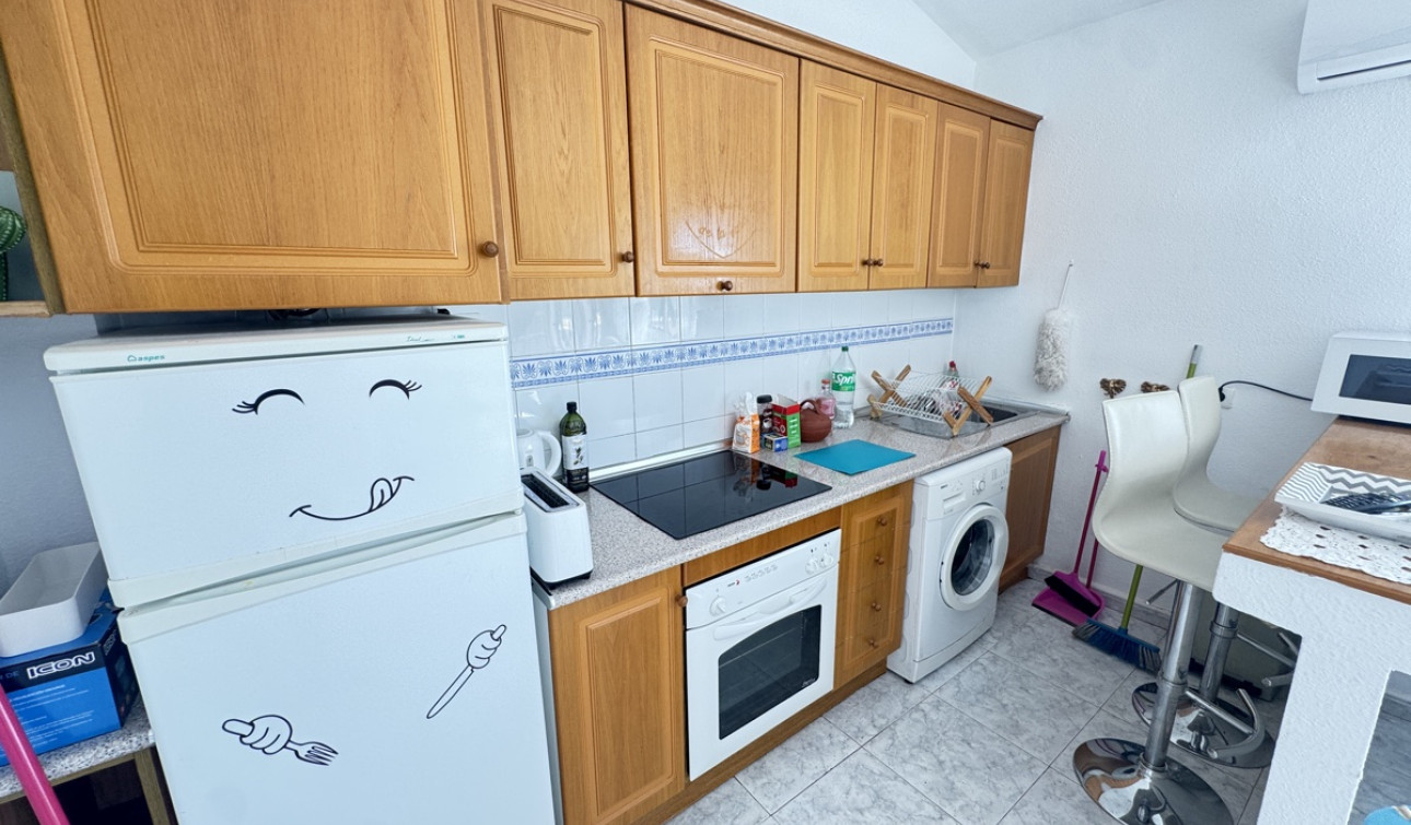 Resale - Apartment / Flat - Villamartín