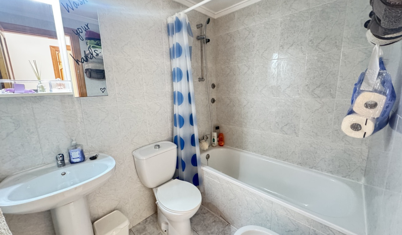 Resale - Apartment / Flat - Villamartín