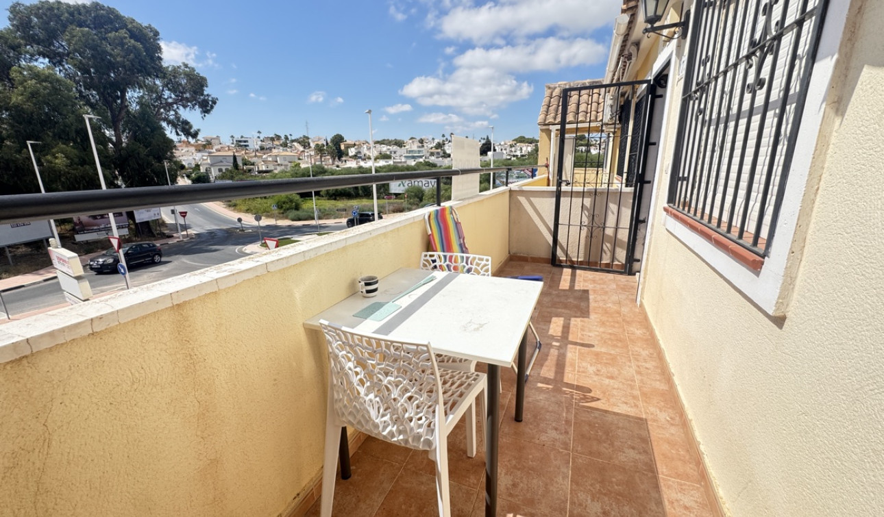 Resale - Apartment / Flat - Villamartín