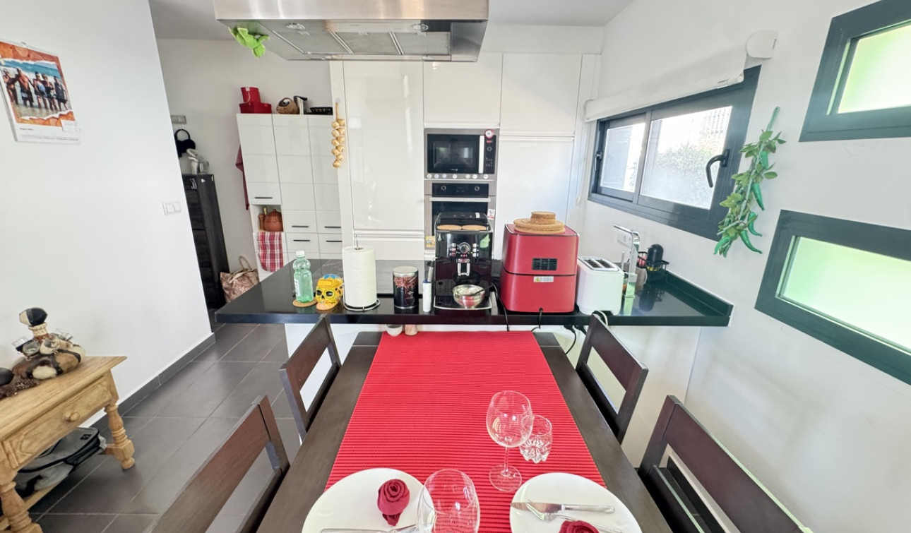 Resale - Apartment / Flat - Villamartín