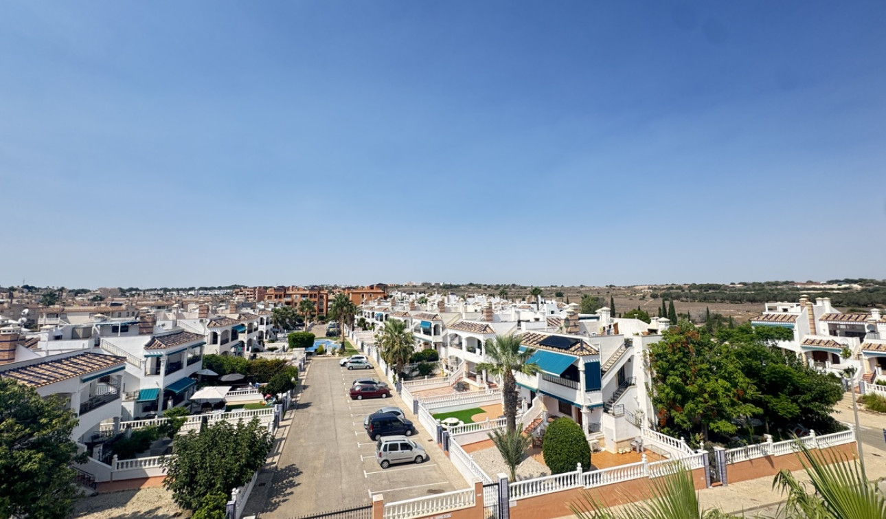 Resale - Apartment / Flat - Villamartín