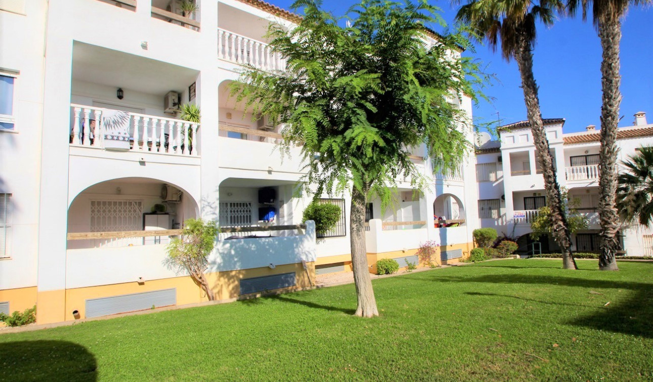 Resale - Apartment / Flat - Villamartín