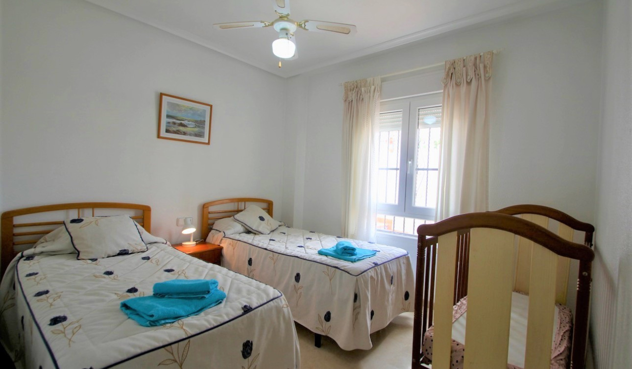 Resale - Apartment / Flat - Villamartín