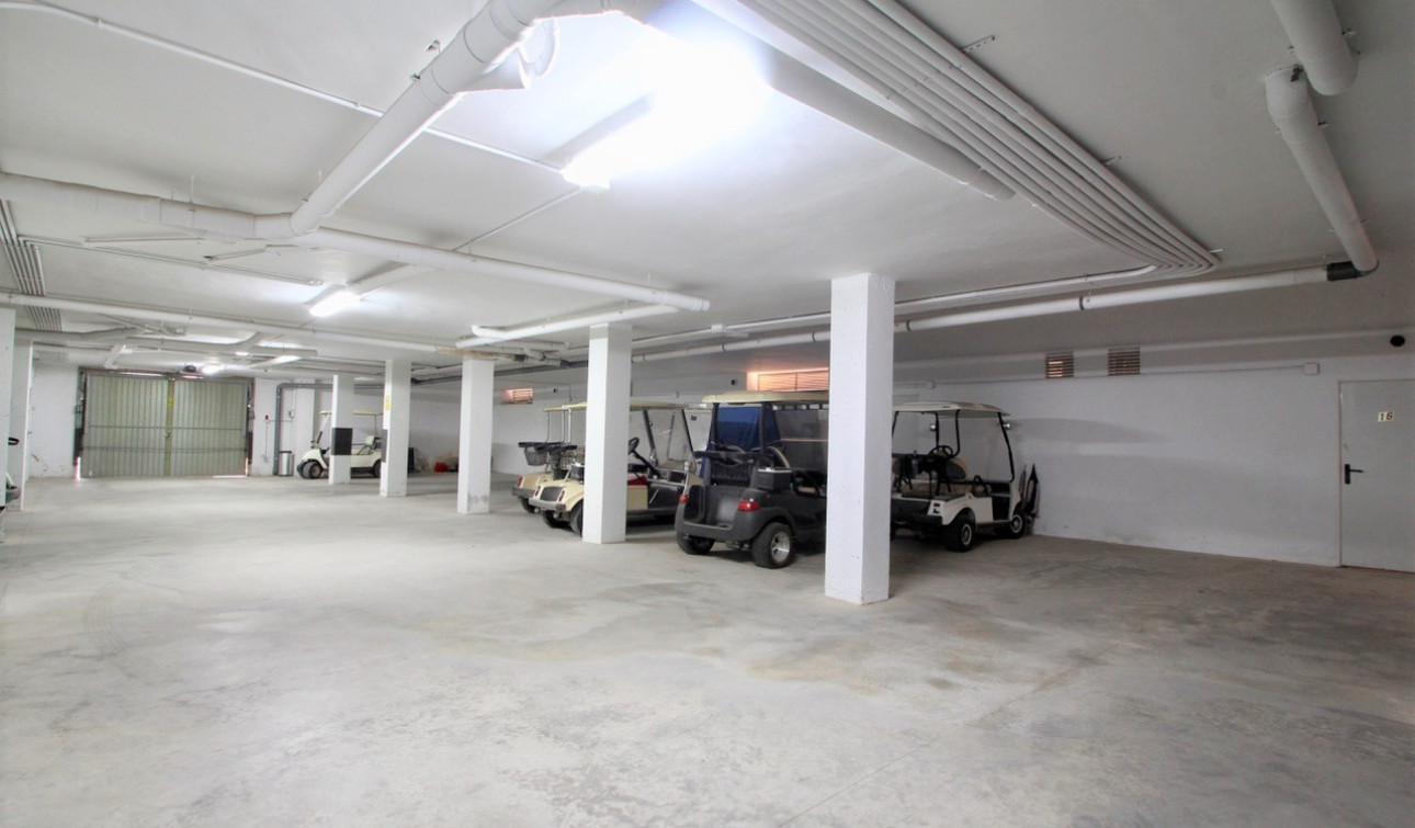 Resale - Apartment / Flat - Villamartín