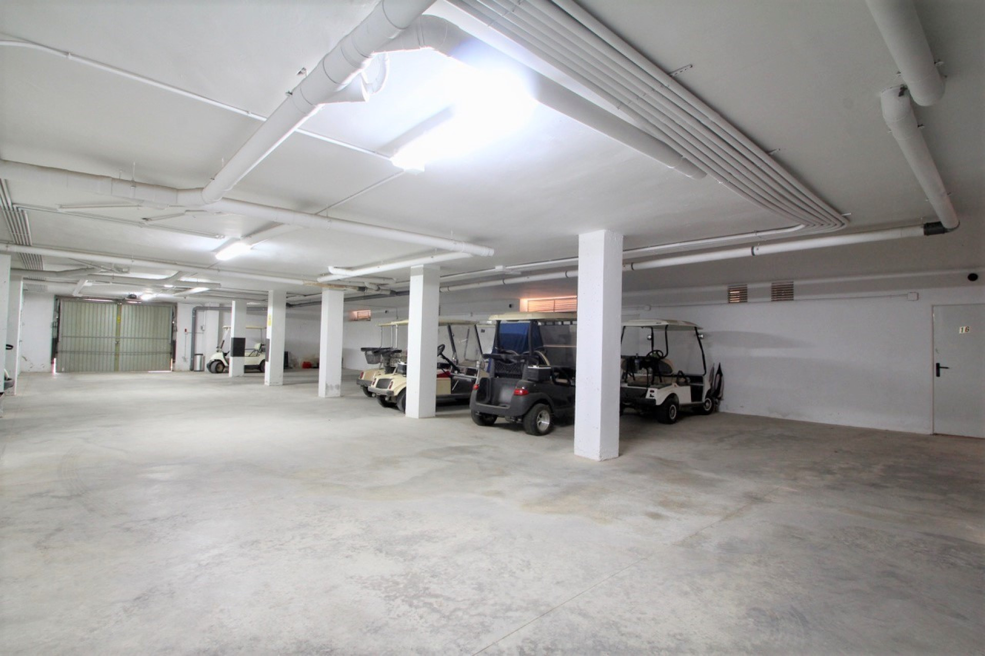 Resale - Apartment / Flat - Villamartín