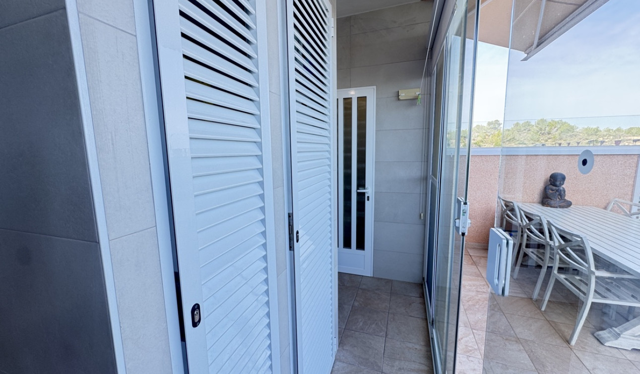 Resale - Apartment / Flat - Villamartín