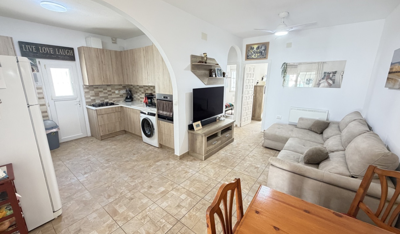 Resale - Apartment / Flat - Villamartín