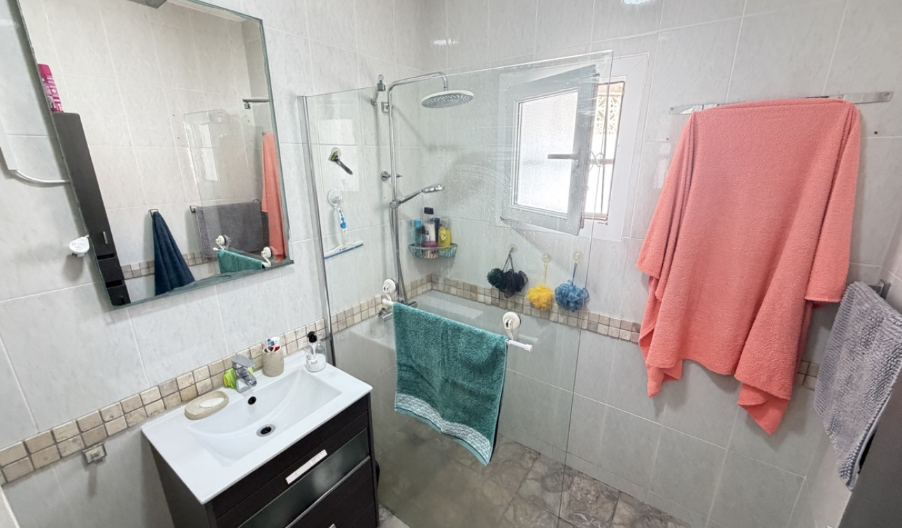 Resale - Apartment / Flat - Villamartín