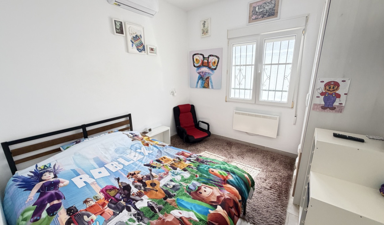 Resale - Apartment / Flat - Villamartín