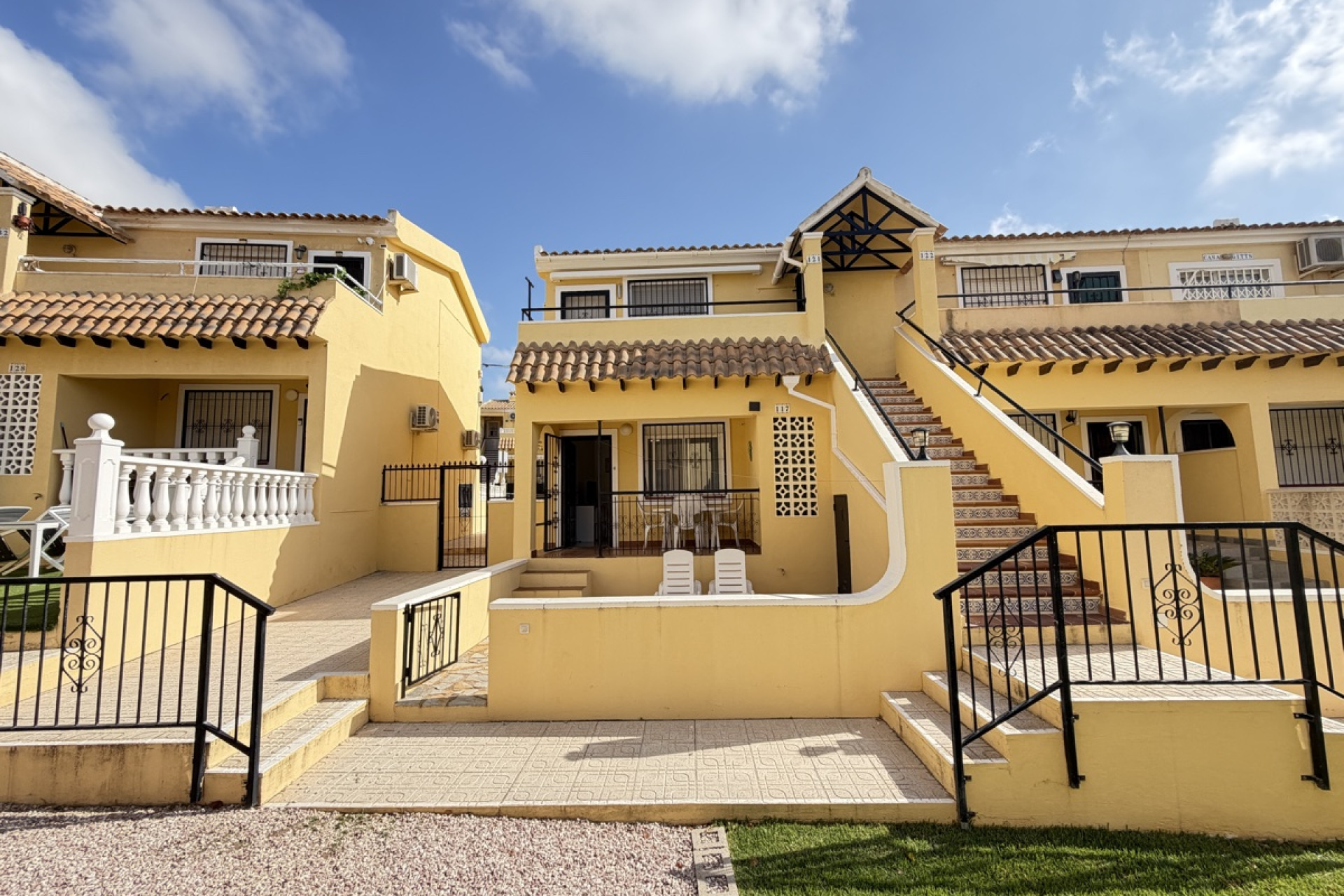 Resale - Apartment / Flat - Villamartín