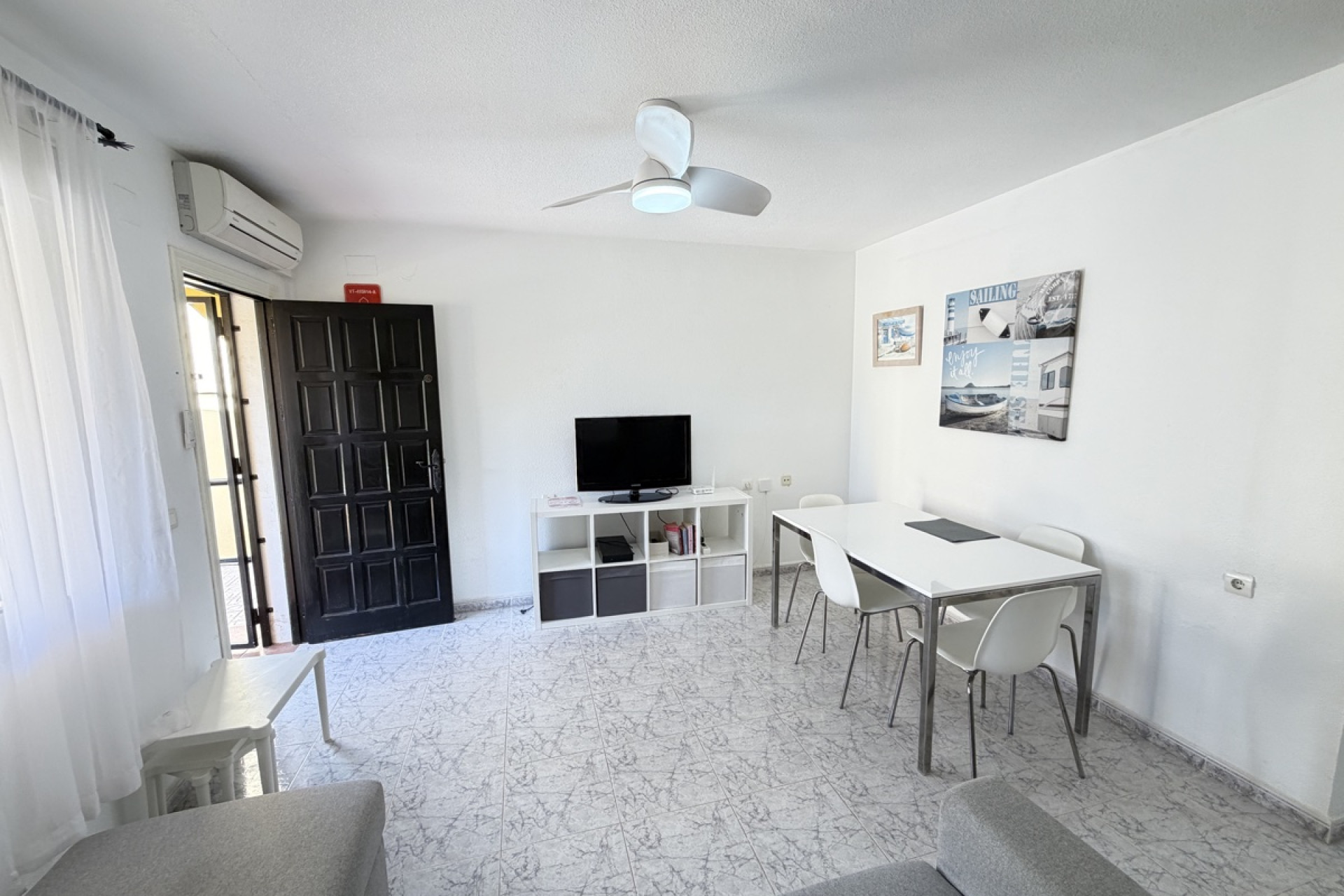Resale - Apartment / Flat - Villamartín