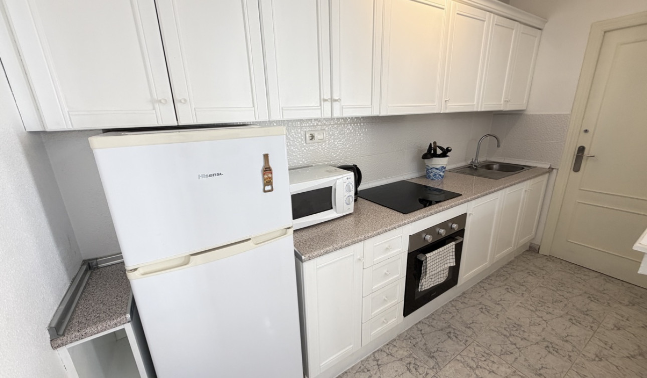 Resale - Apartment / Flat - Villamartín