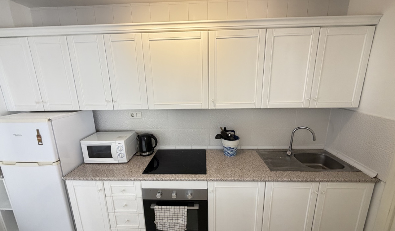 Resale - Apartment / Flat - Villamartín