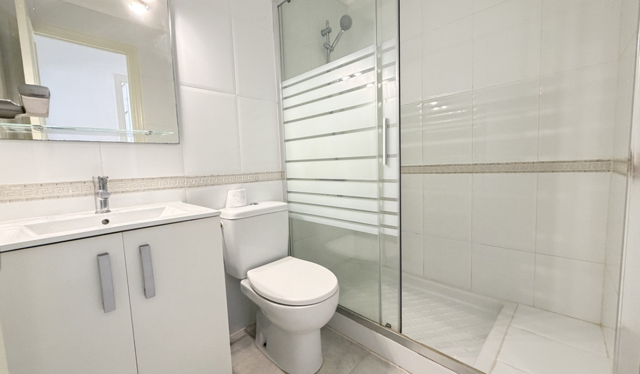 Resale - Apartment / Flat - Villamartín