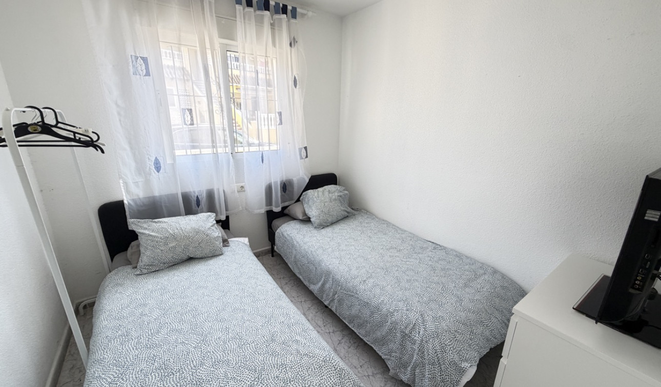 Resale - Apartment / Flat - Villamartín
