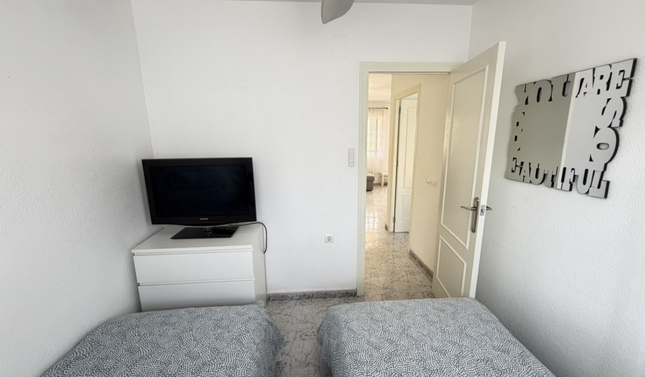 Resale - Apartment / Flat - Villamartín