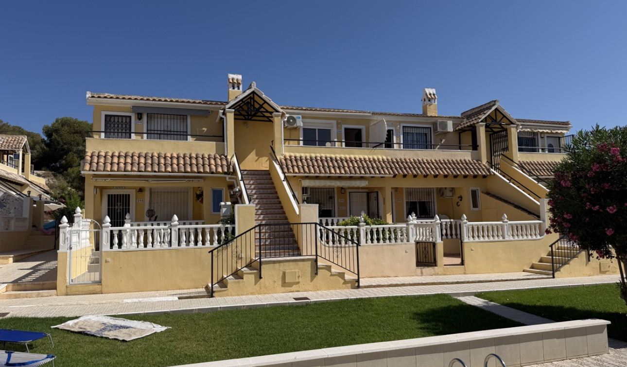 Resale - Apartment / Flat - Villamartín