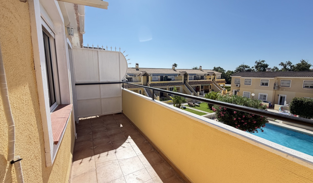 Resale - Apartment / Flat - Villamartín