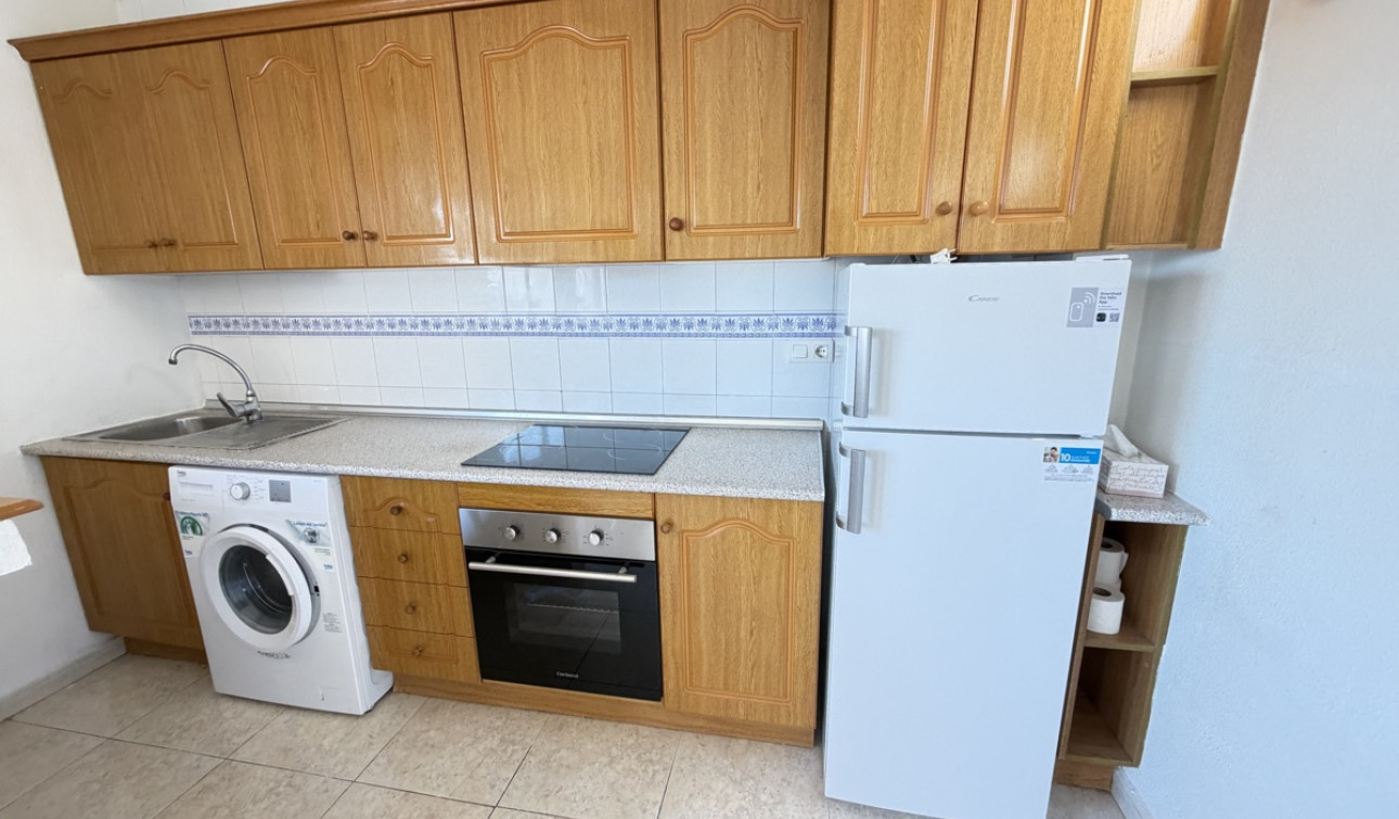 Resale - Apartment / Flat - Villamartín
