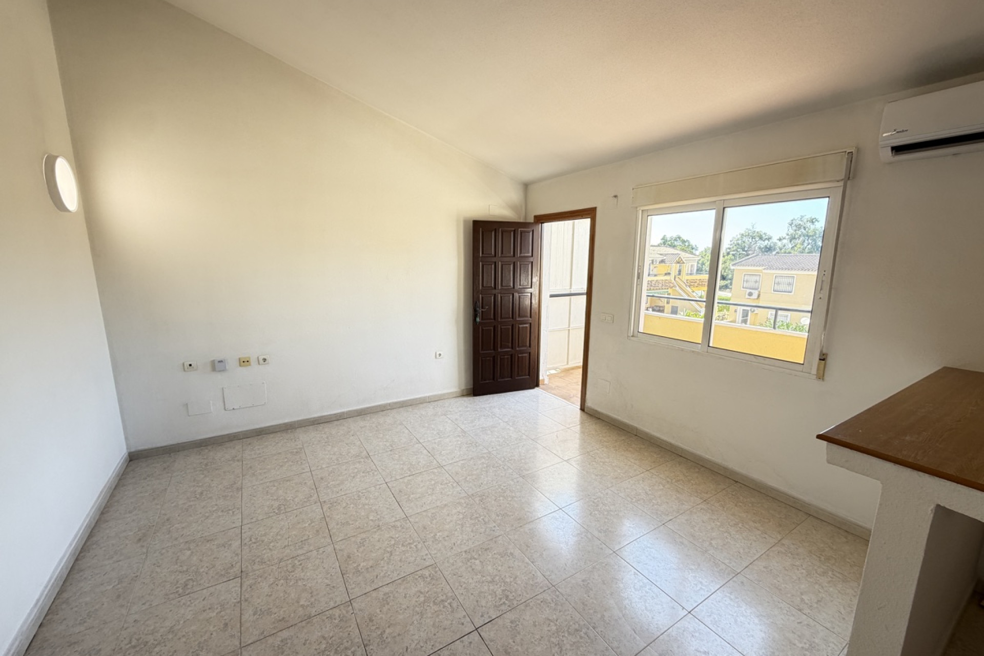 Resale - Apartment / Flat - Villamartín