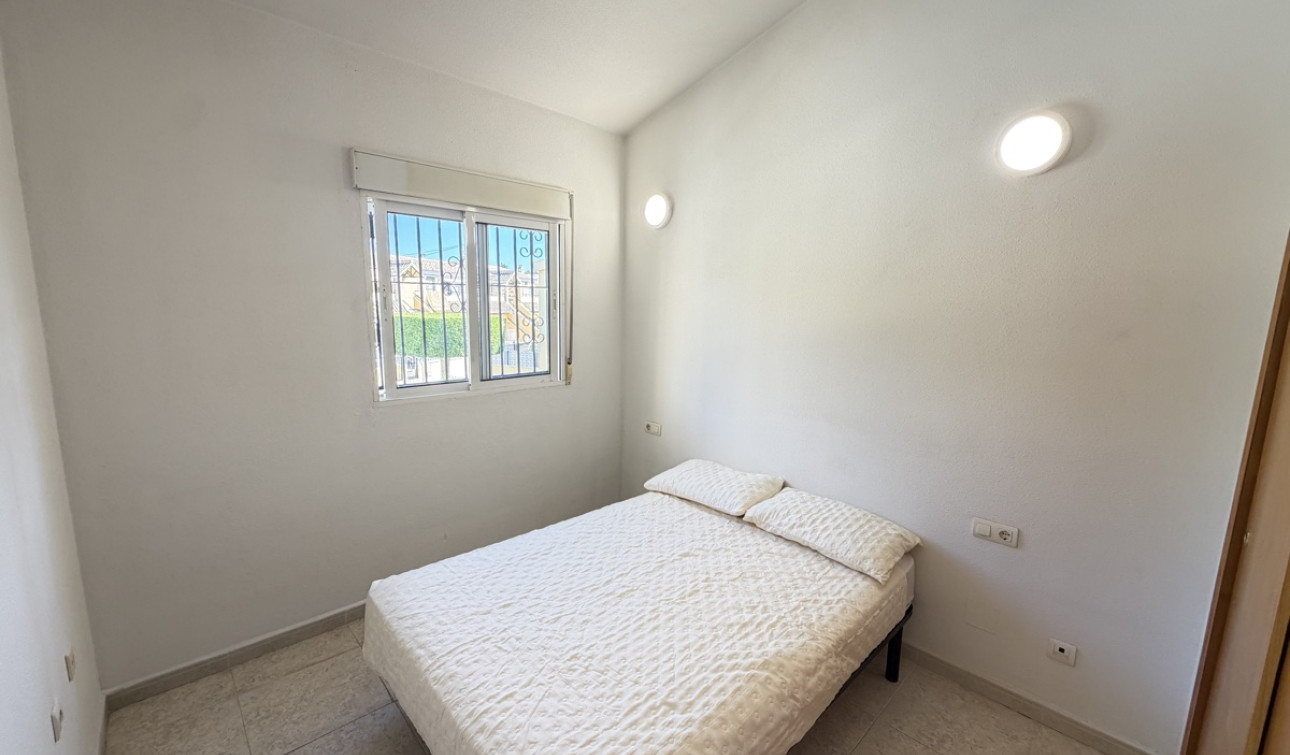 Resale - Apartment / Flat - Villamartín