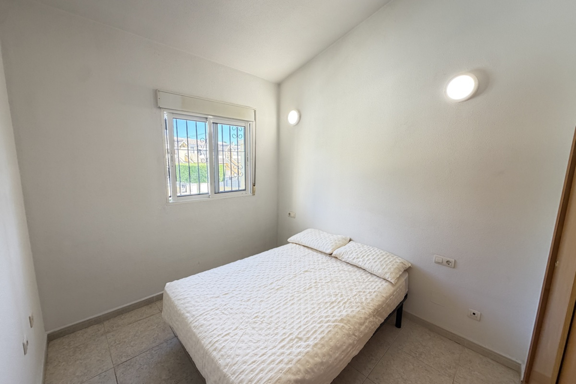 Resale - Apartment / Flat - Villamartín
