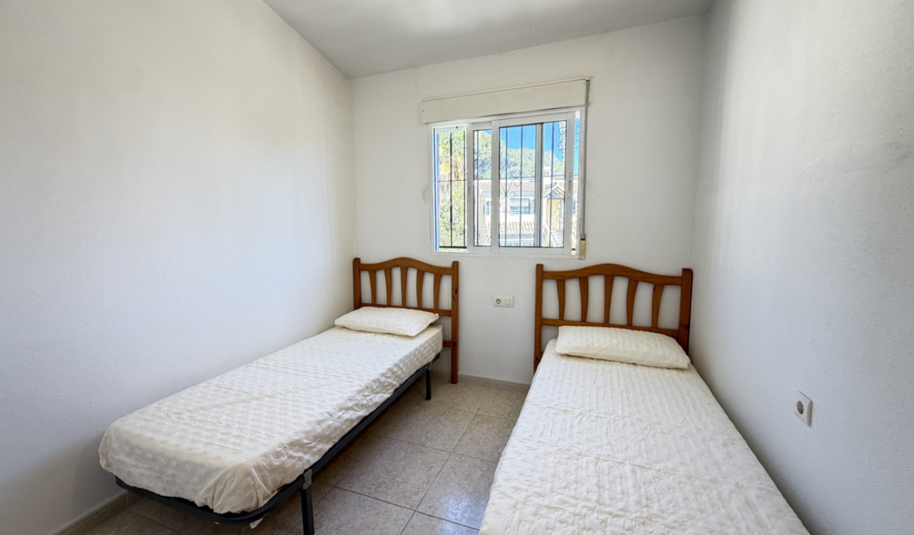 Resale - Apartment / Flat - Villamartín