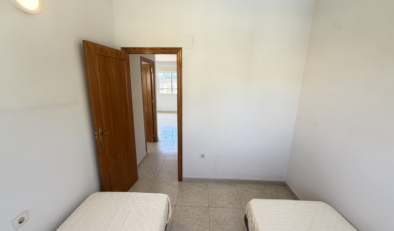 Resale - Apartment / Flat - Villamartín