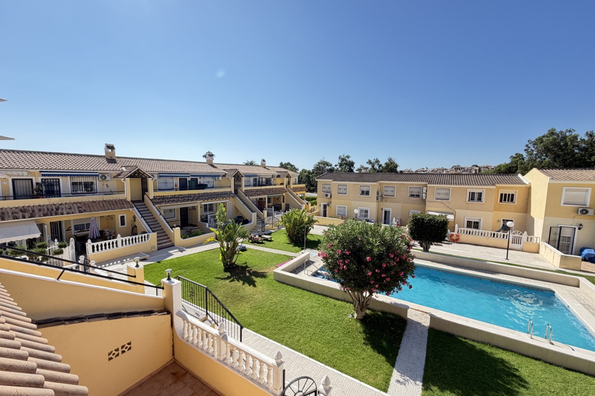 Resale - Apartment / Flat - Villamartín