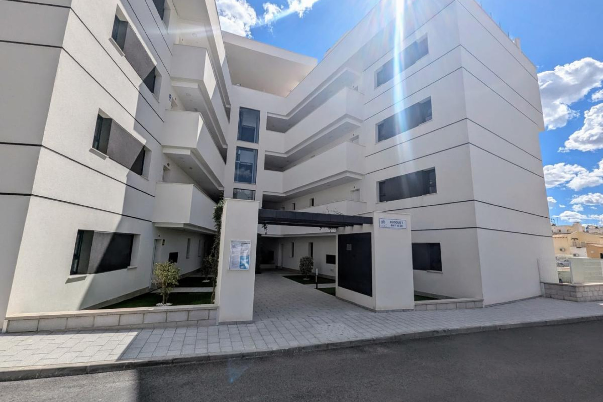 Resale - Apartment / Flat - Villamartín