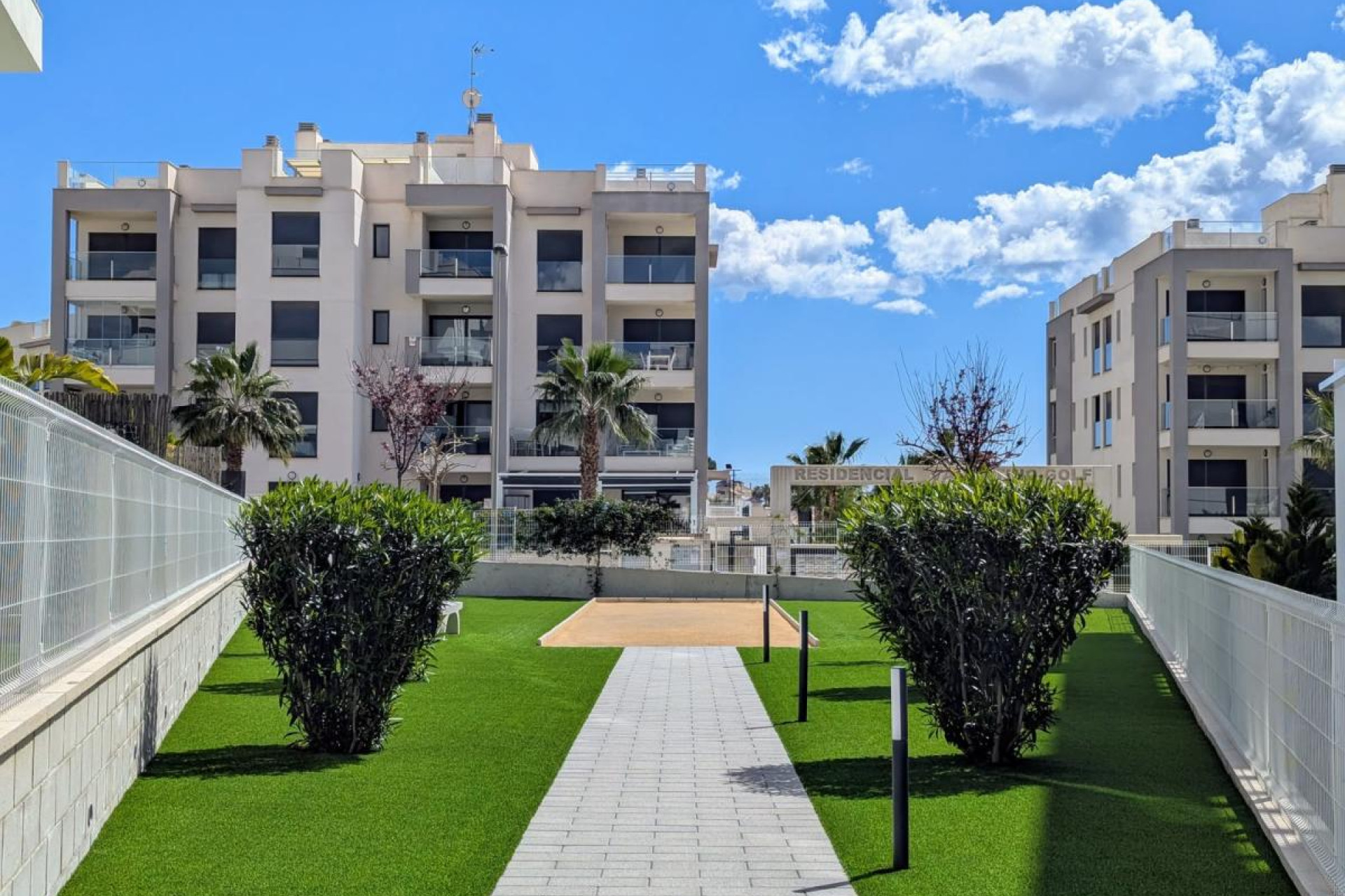 Resale - Apartment / Flat - Villamartín