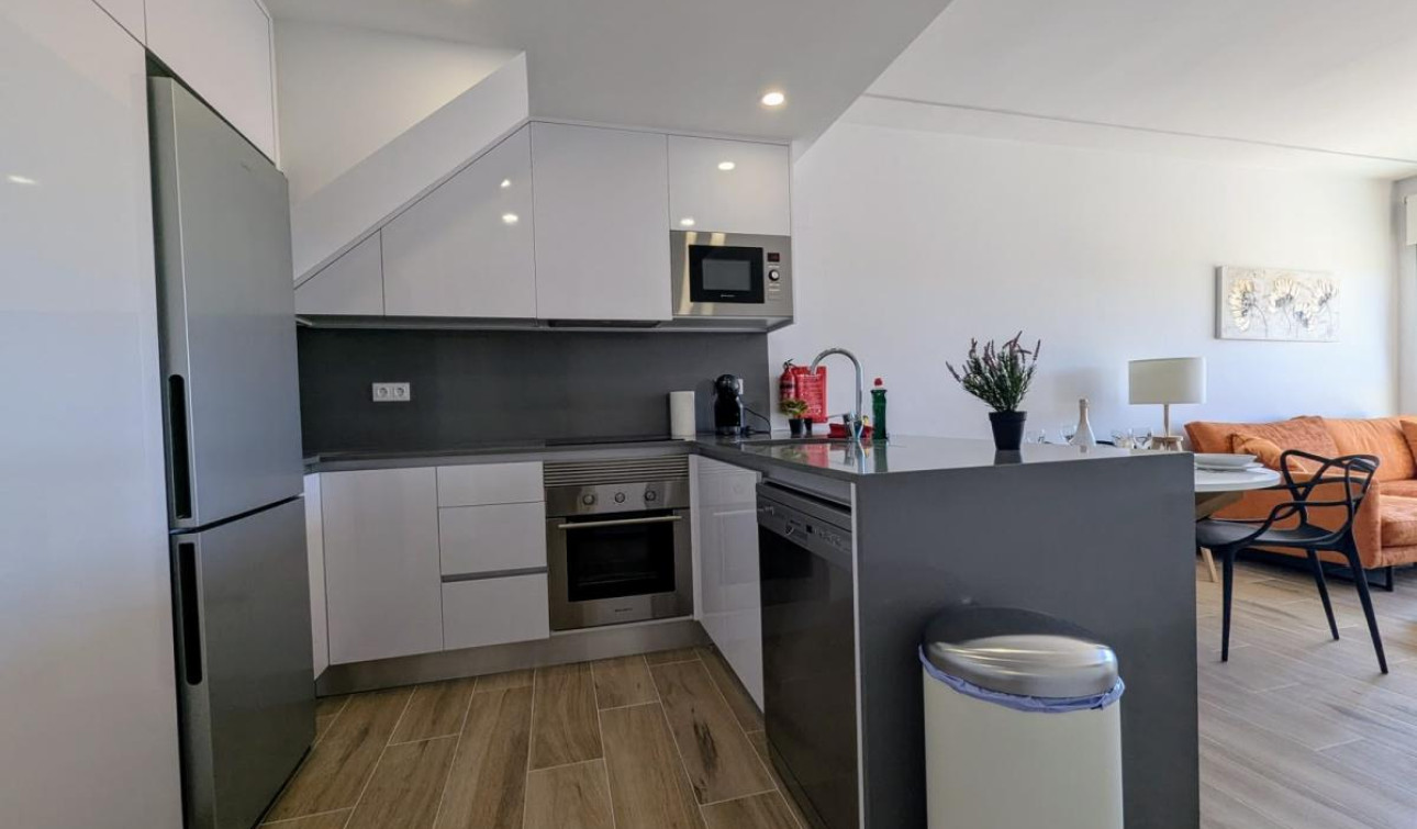 Resale - Apartment / Flat - Villamartín