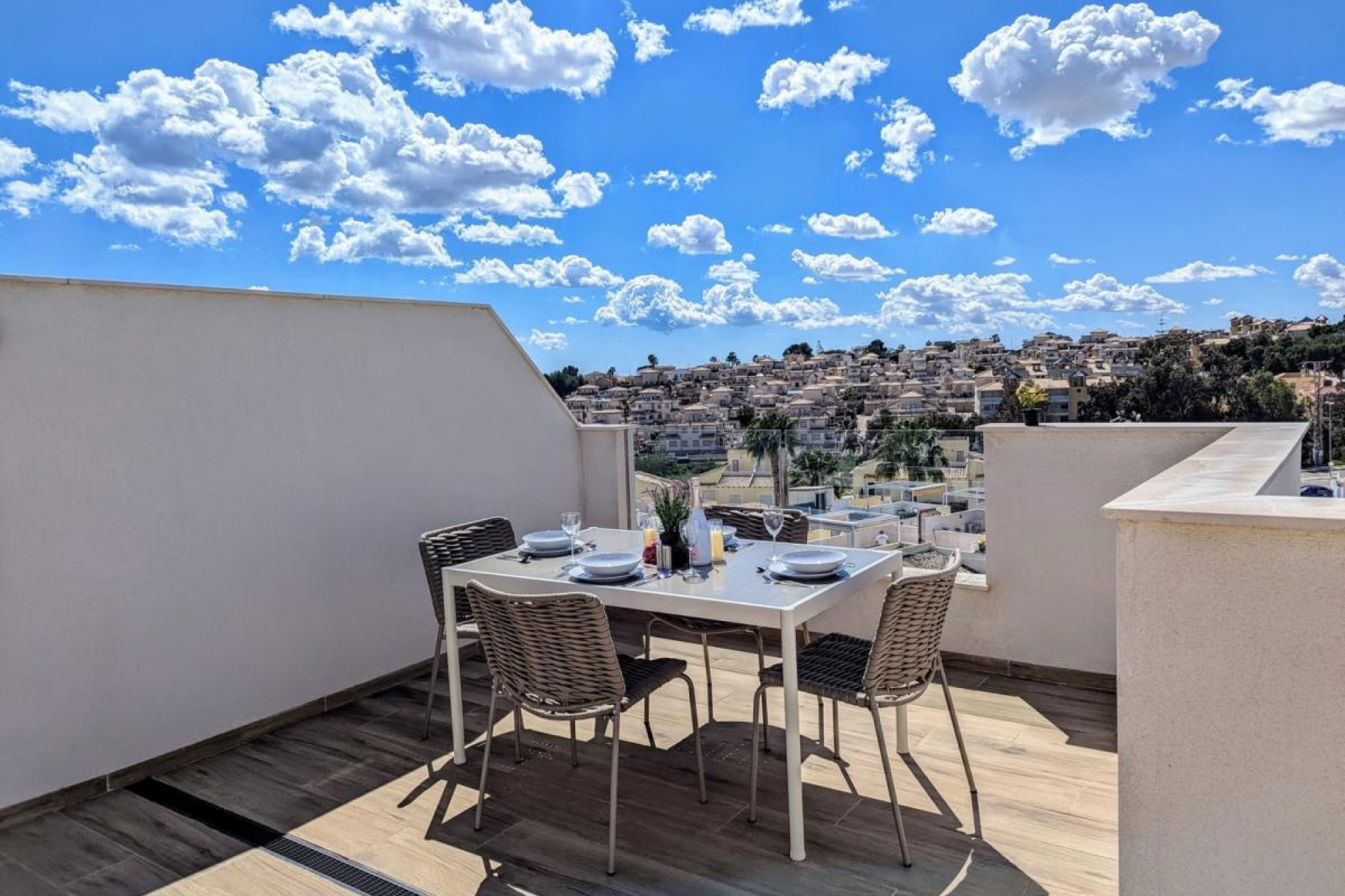 Resale - Apartment / Flat - Villamartín