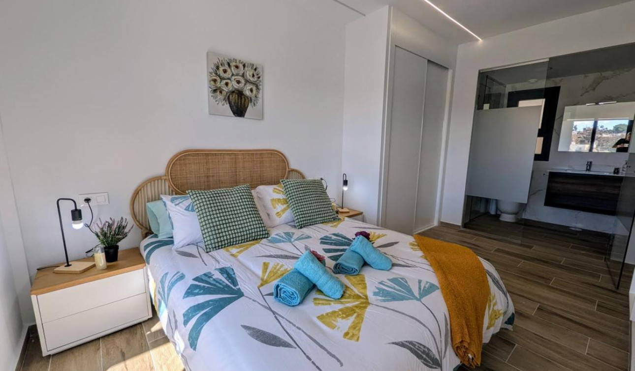 Resale - Apartment / Flat - Villamartín