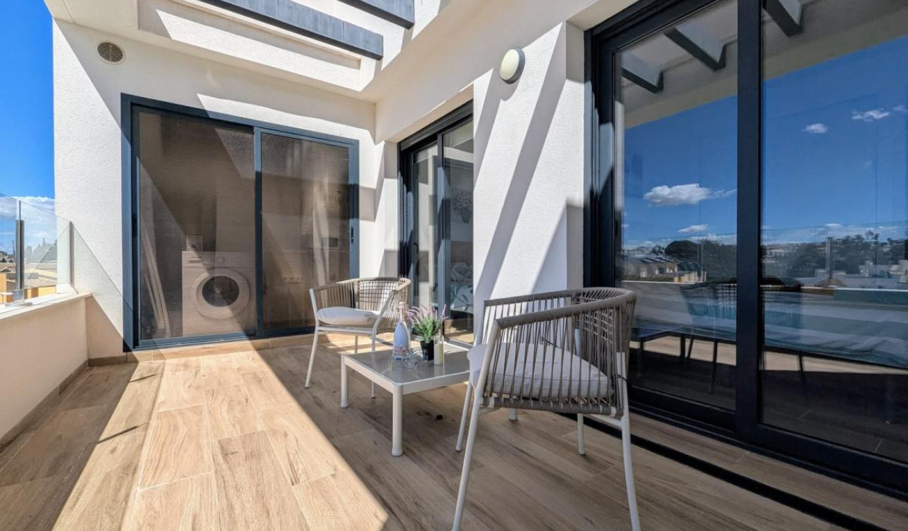 Resale - Apartment / Flat - Villamartín