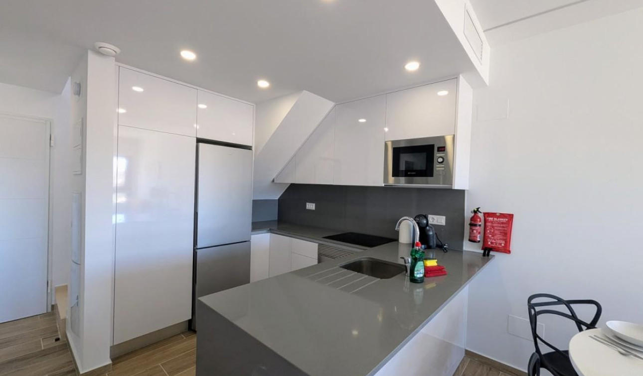 Resale - Apartment / Flat - Villamartín