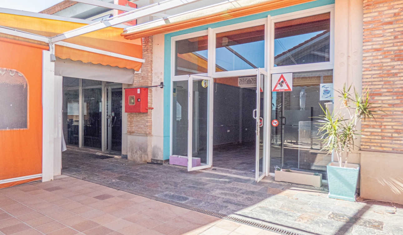 Resale - Commercial Unit - Algorfa - La Finca Golf - Algorfa