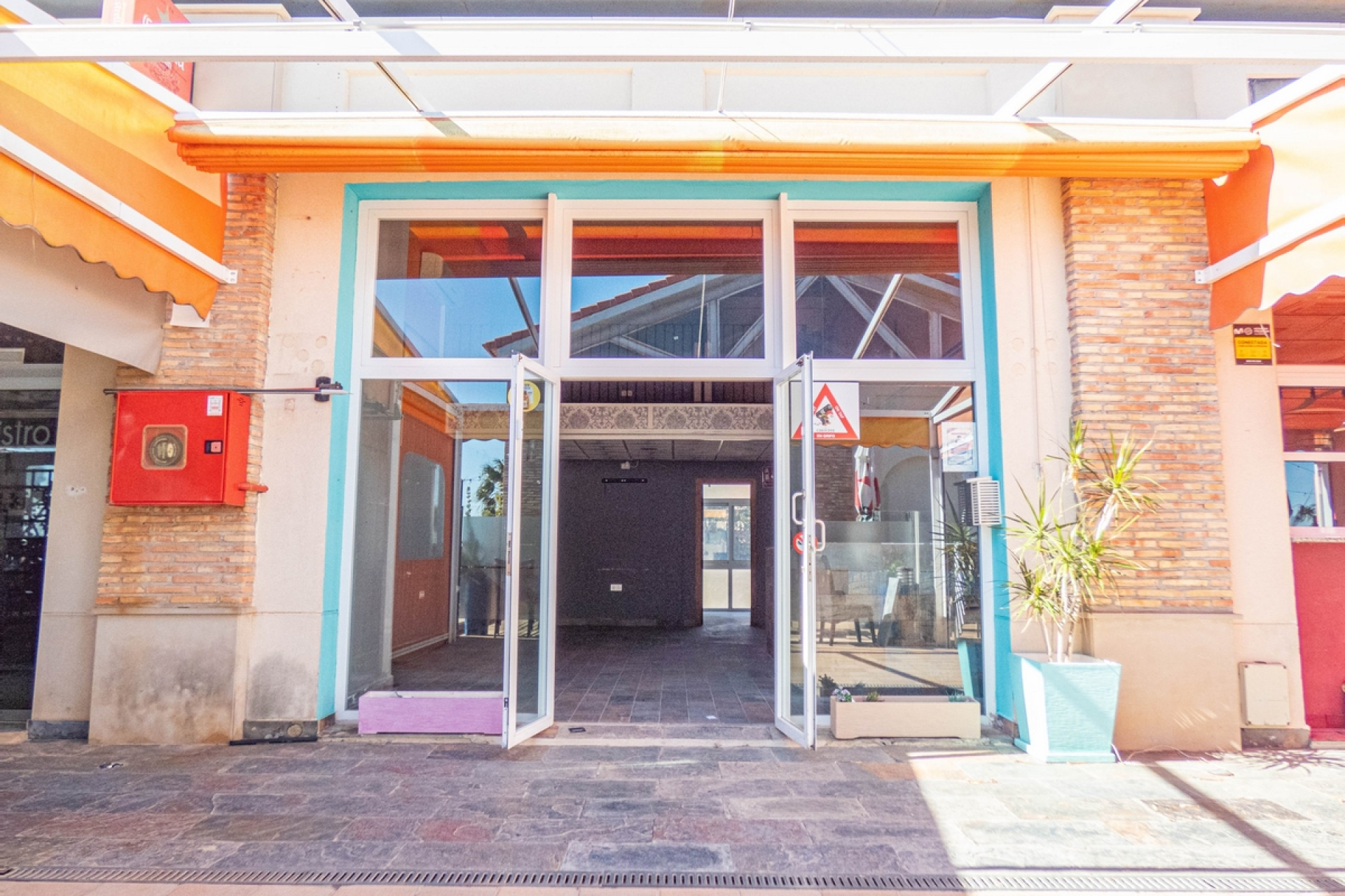 Resale - Commercial Unit - Algorfa - La Finca Golf - Algorfa