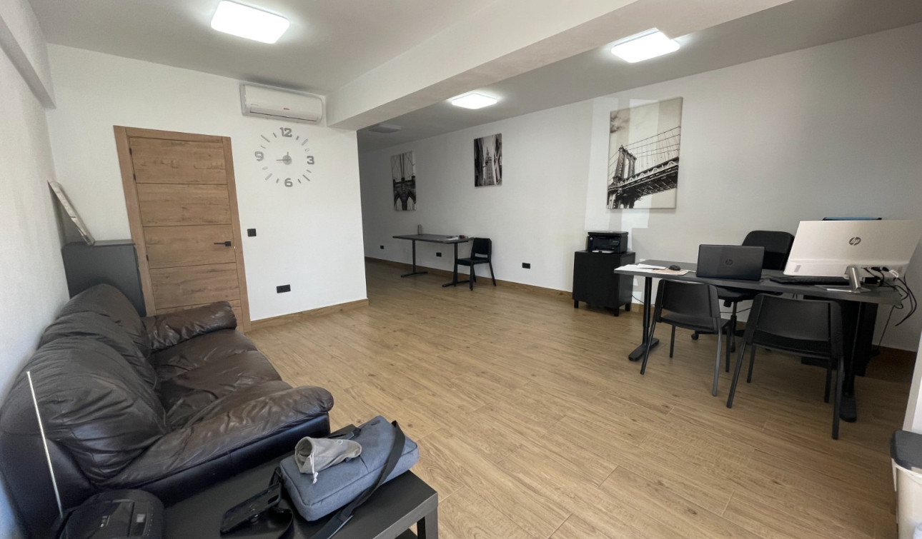 Resale - Commercial Unit - Guardamar del Segura - Comunidad Valenciana