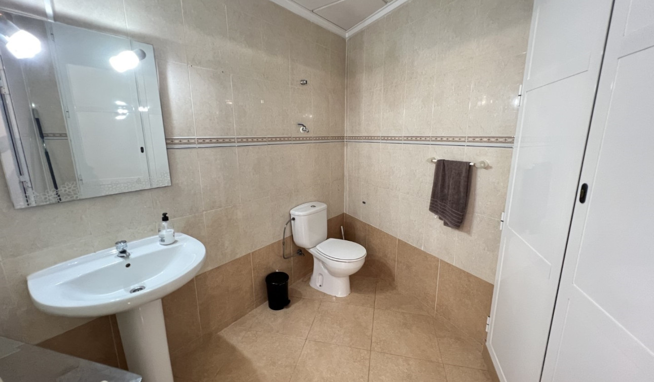 Resale - Commercial Unit - Guardamar del Segura