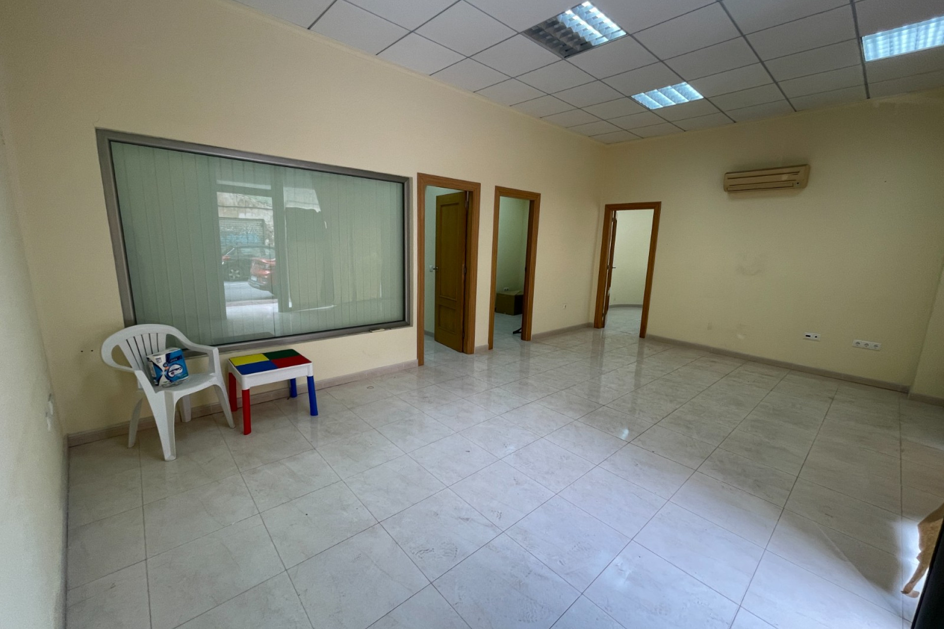 Resale - Commercial Unit - Guardamar del Segura