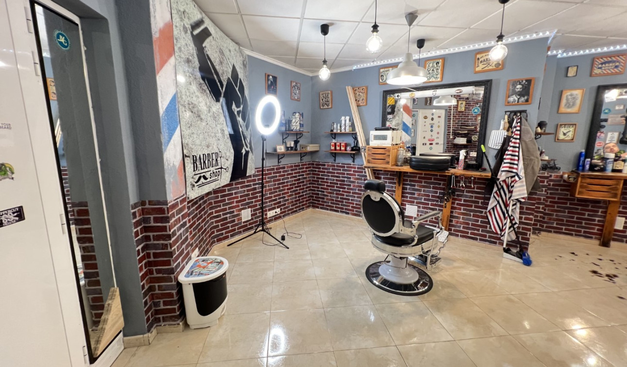 Resale - Commercial Unit - Guardamar del Segura