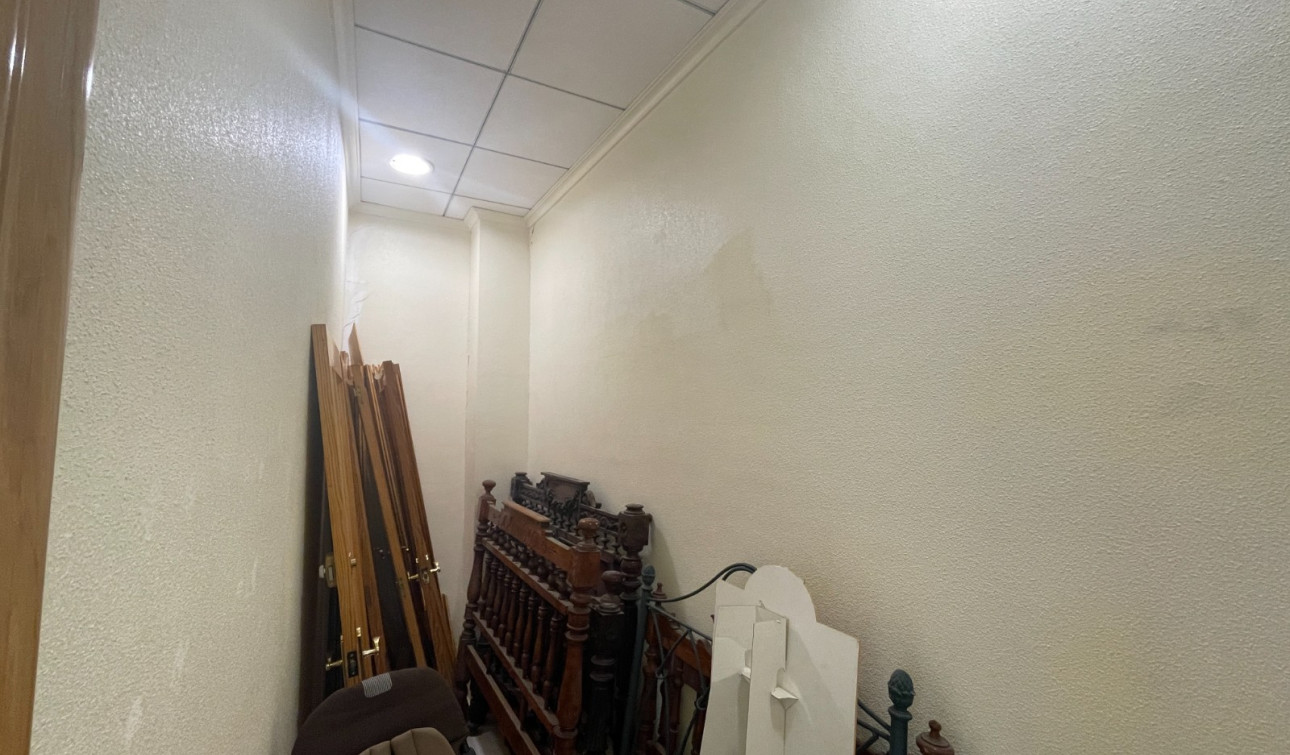 Resale - Commercial Unit - Guardamar del Segura