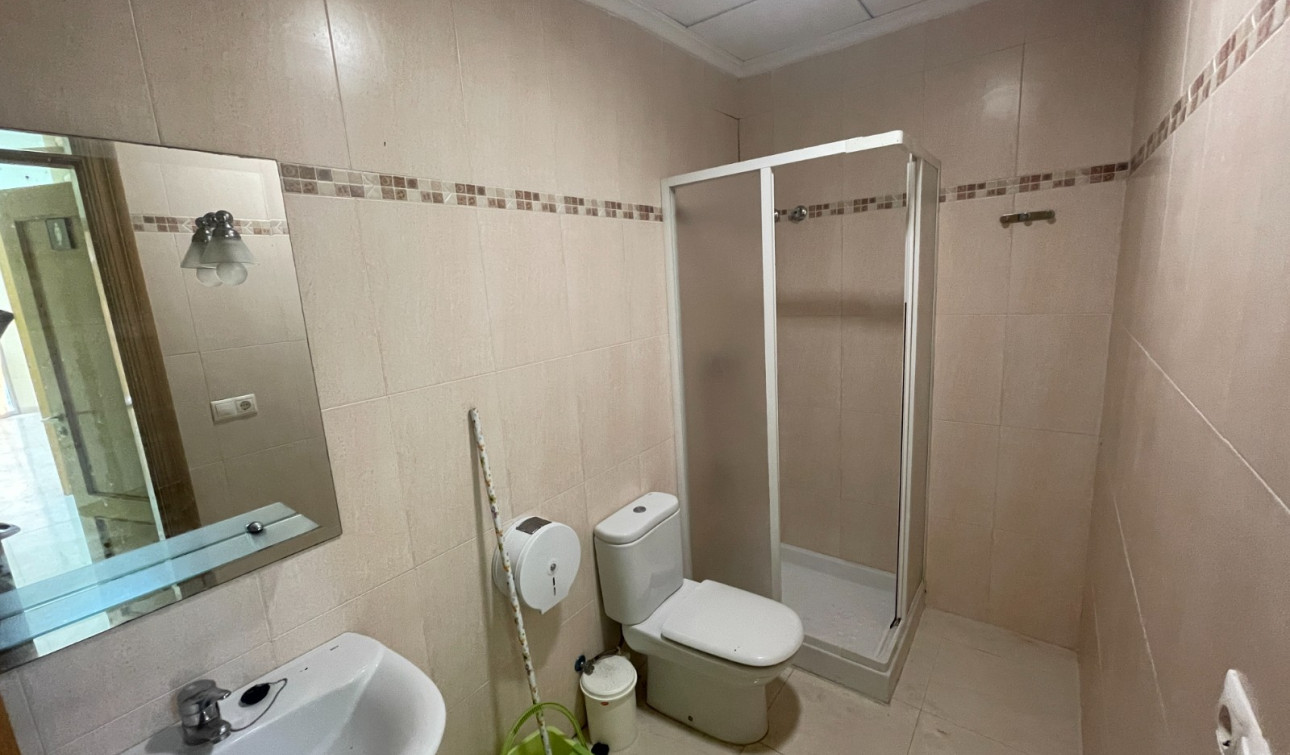 Resale - Commercial Unit - Guardamar del Segura